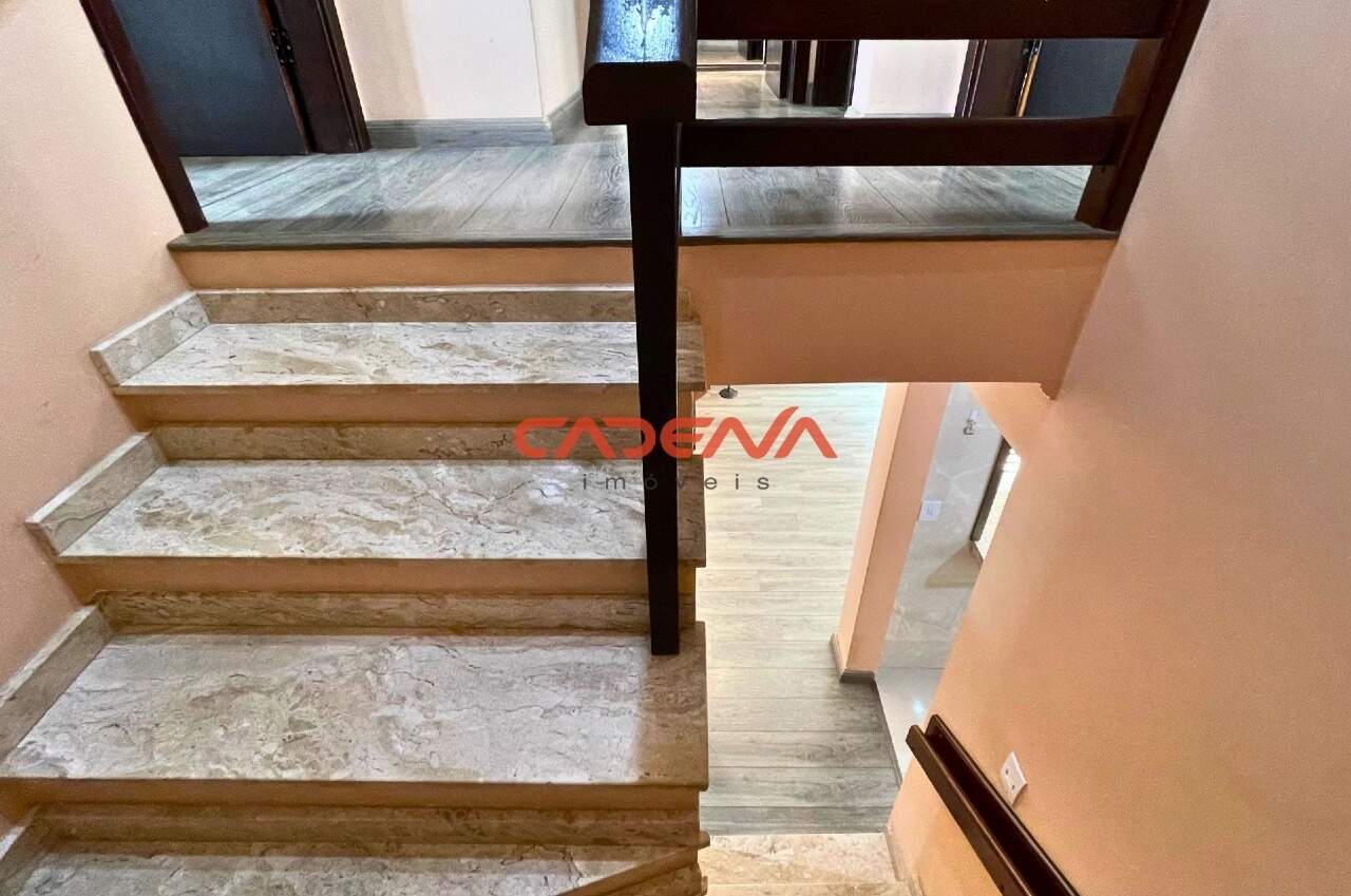 Sobrado à venda no Hauer: 