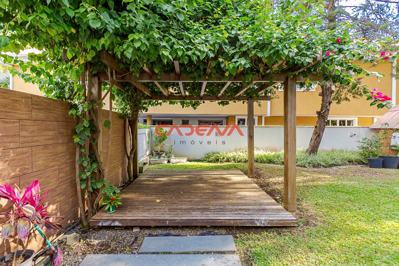 Casa para aluguel no Campo Comprido: 