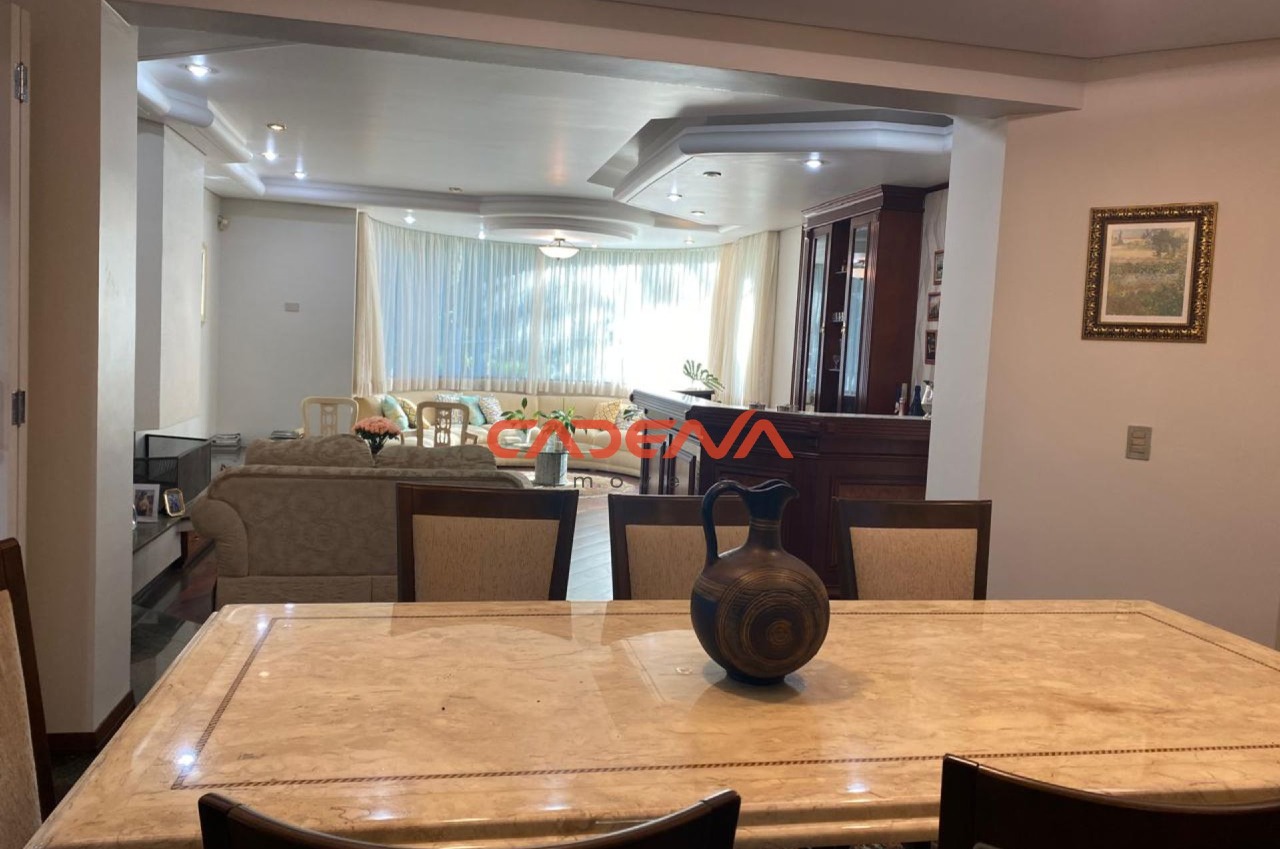 Casa à venda no Bigorrilho: 