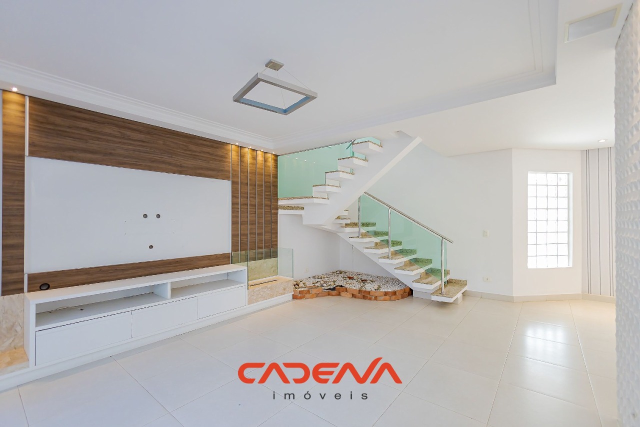 Casa para aluguel no Campo Comprido: 