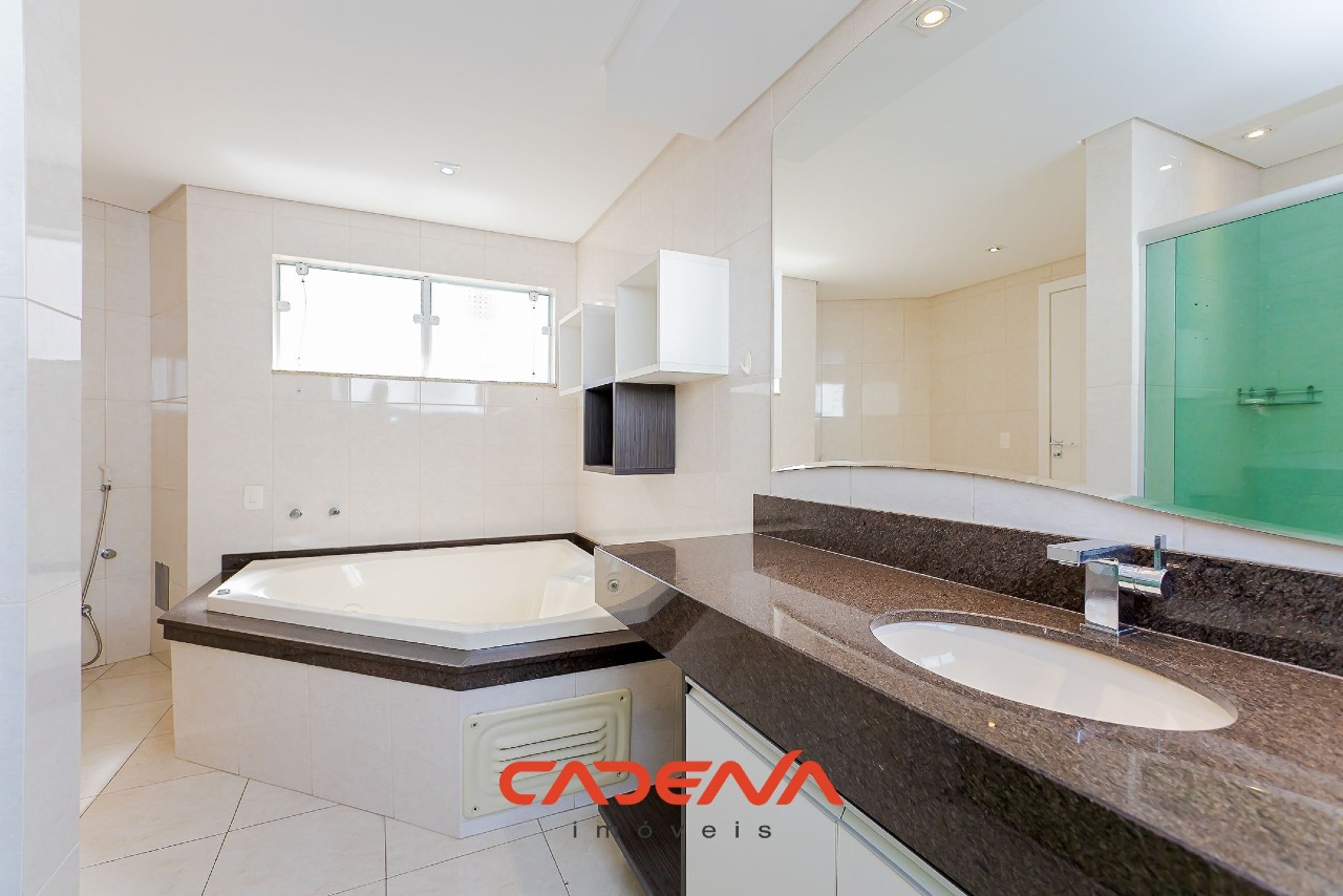 Casa para aluguel no Campo Comprido: 