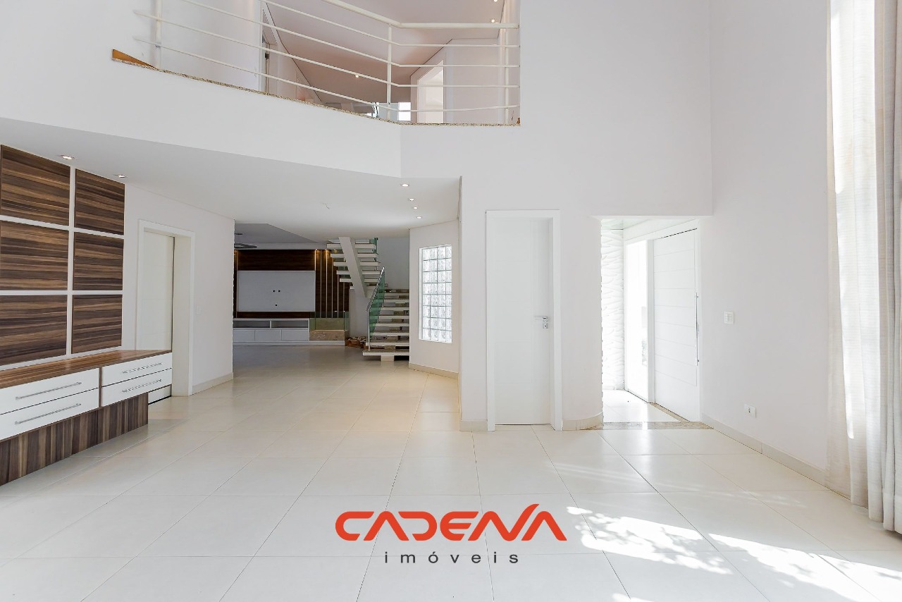 Casa para aluguel no Campo Comprido: 