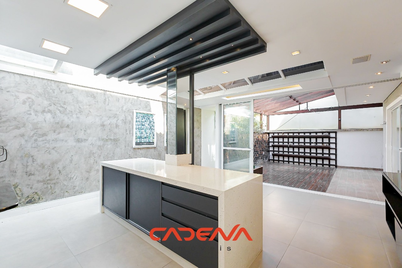 Casa para aluguel no Campo Comprido: 