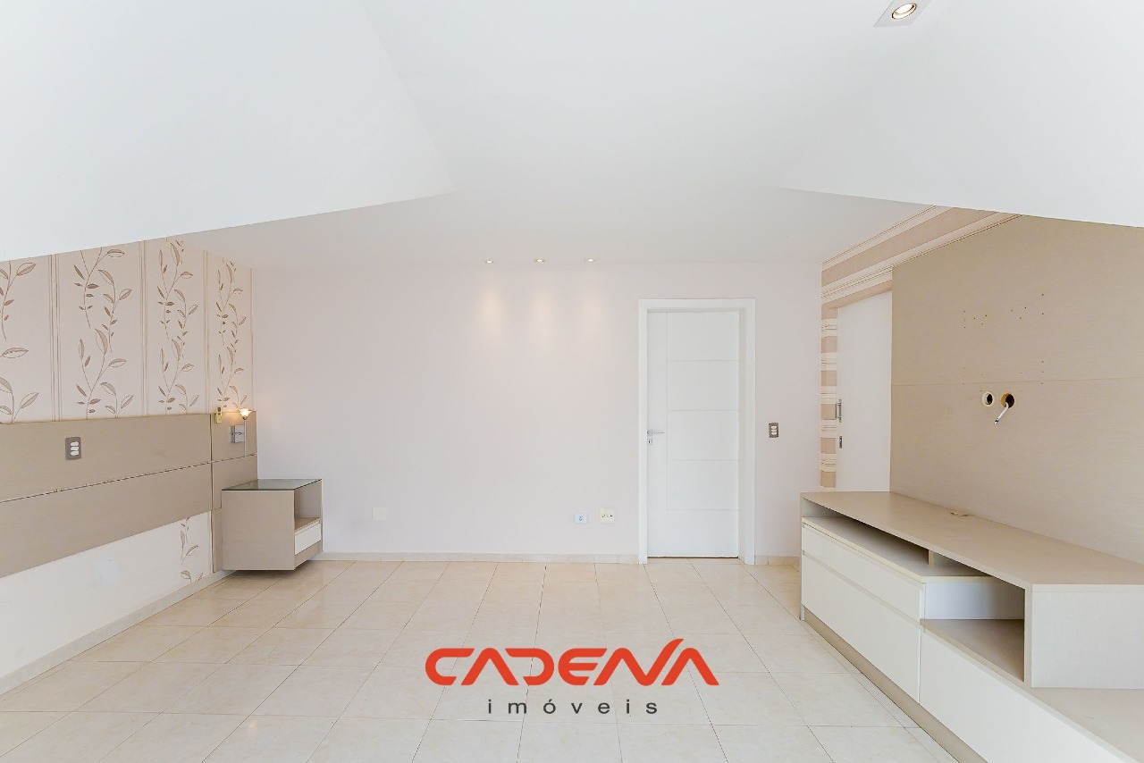 Casa para aluguel no Campo Comprido: 