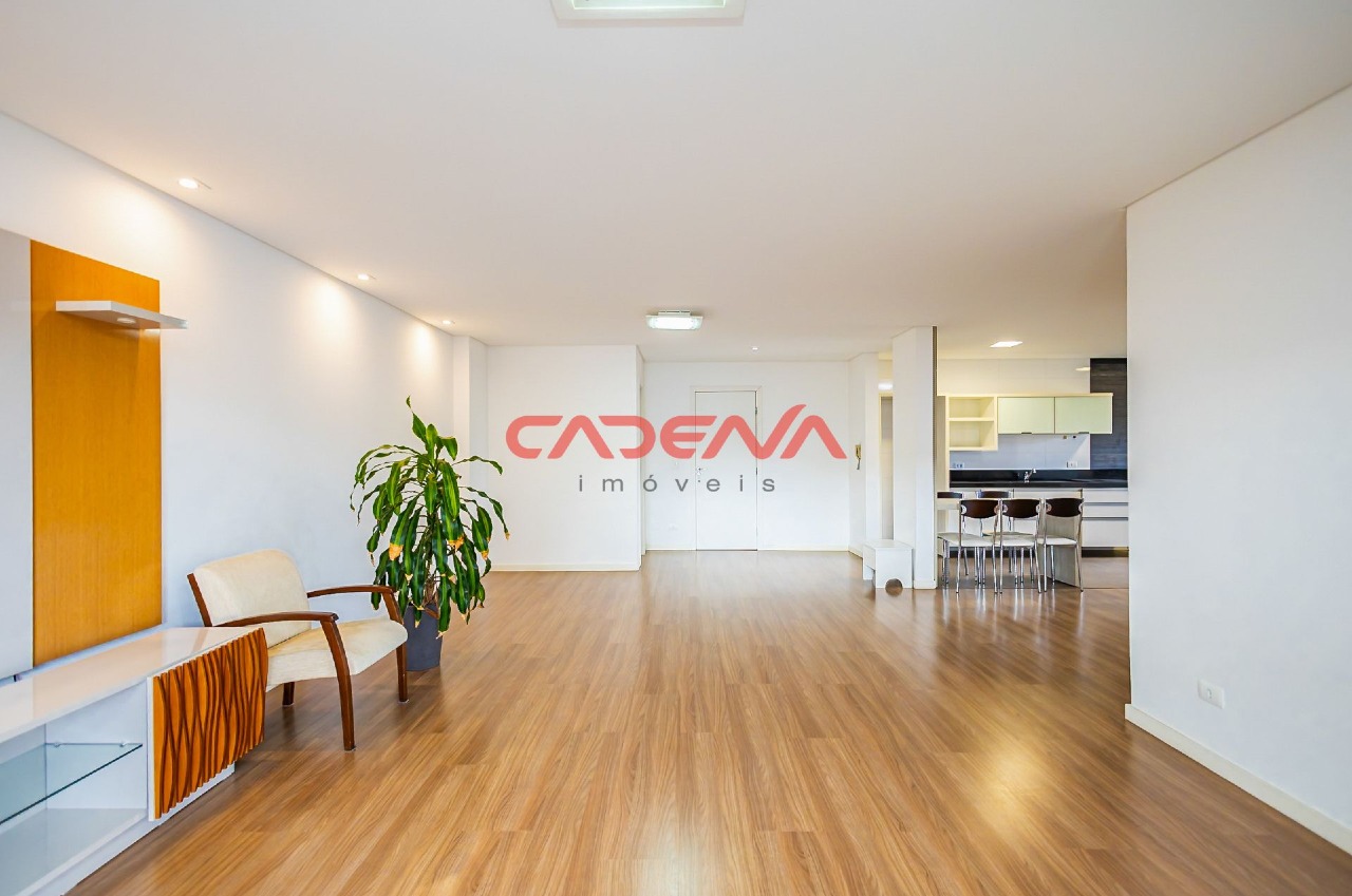 Apartamento à venda no Mercês: 