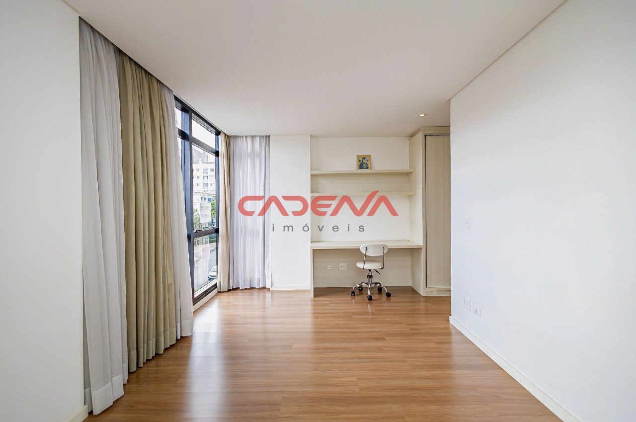 Apartamento à venda no Mercês: 