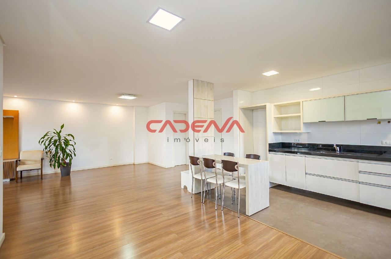 Apartamento à venda no Mercês: 