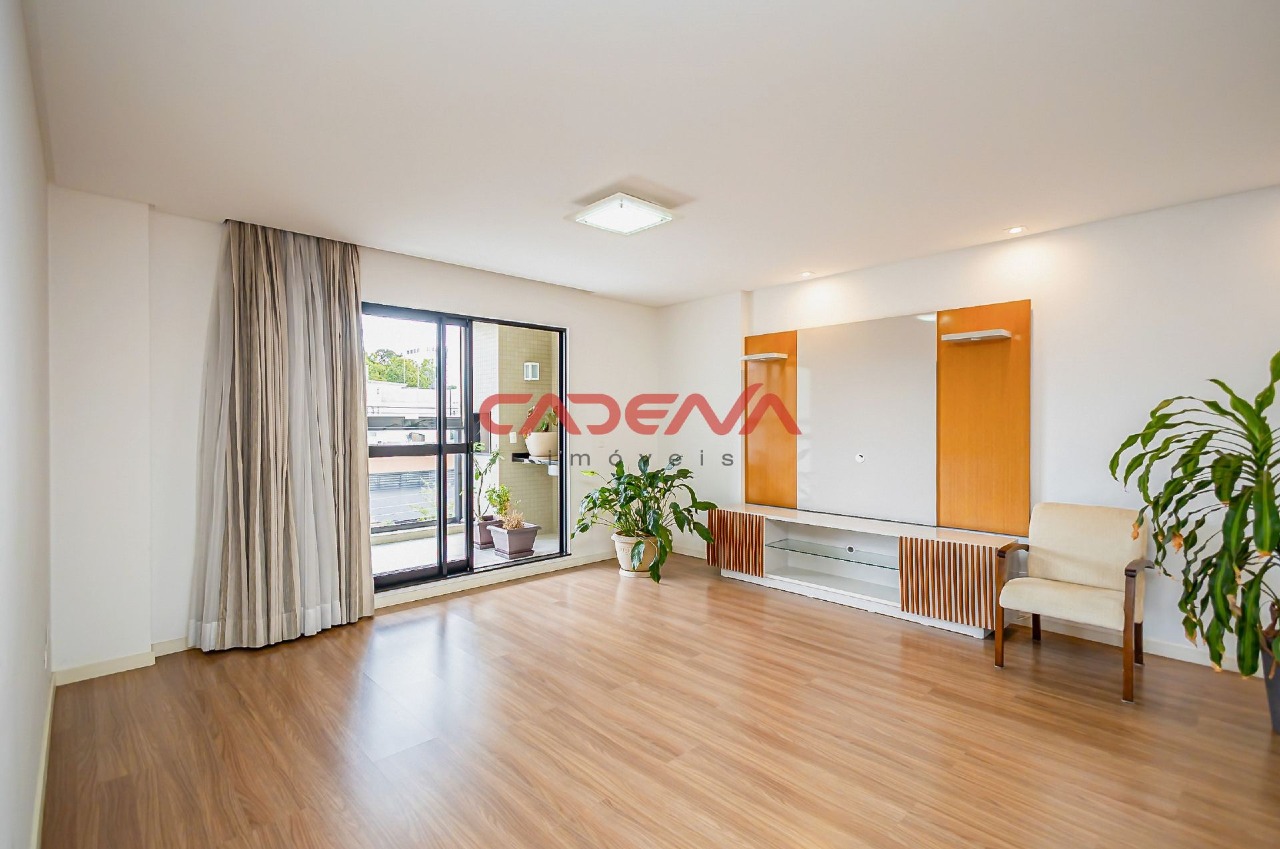 Apartamento à venda no Mercês: 