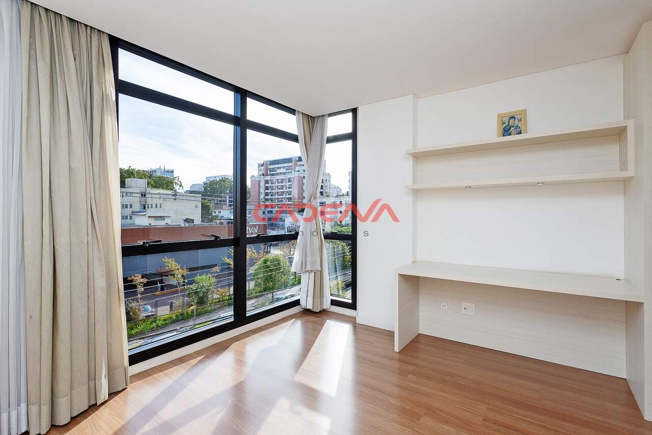 Apartamento à venda no Mercês: 