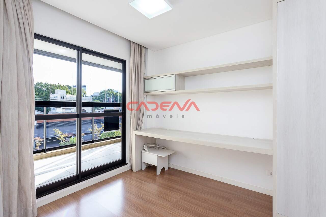 Apartamento à venda no Mercês: 