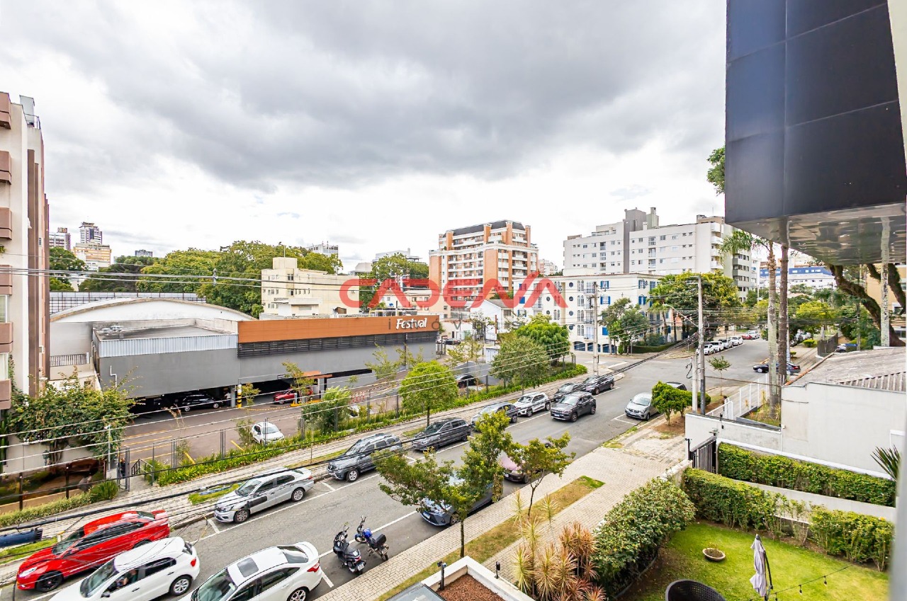 Apartamento à venda no Mercês: 