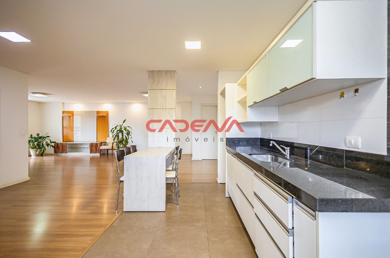 Apartamento à venda no Mercês: 