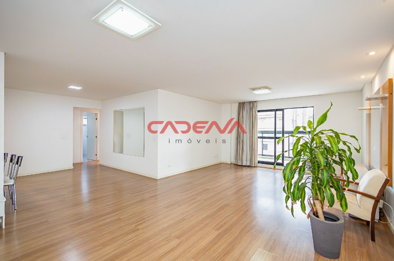 Apartamento à venda no Mercês: 