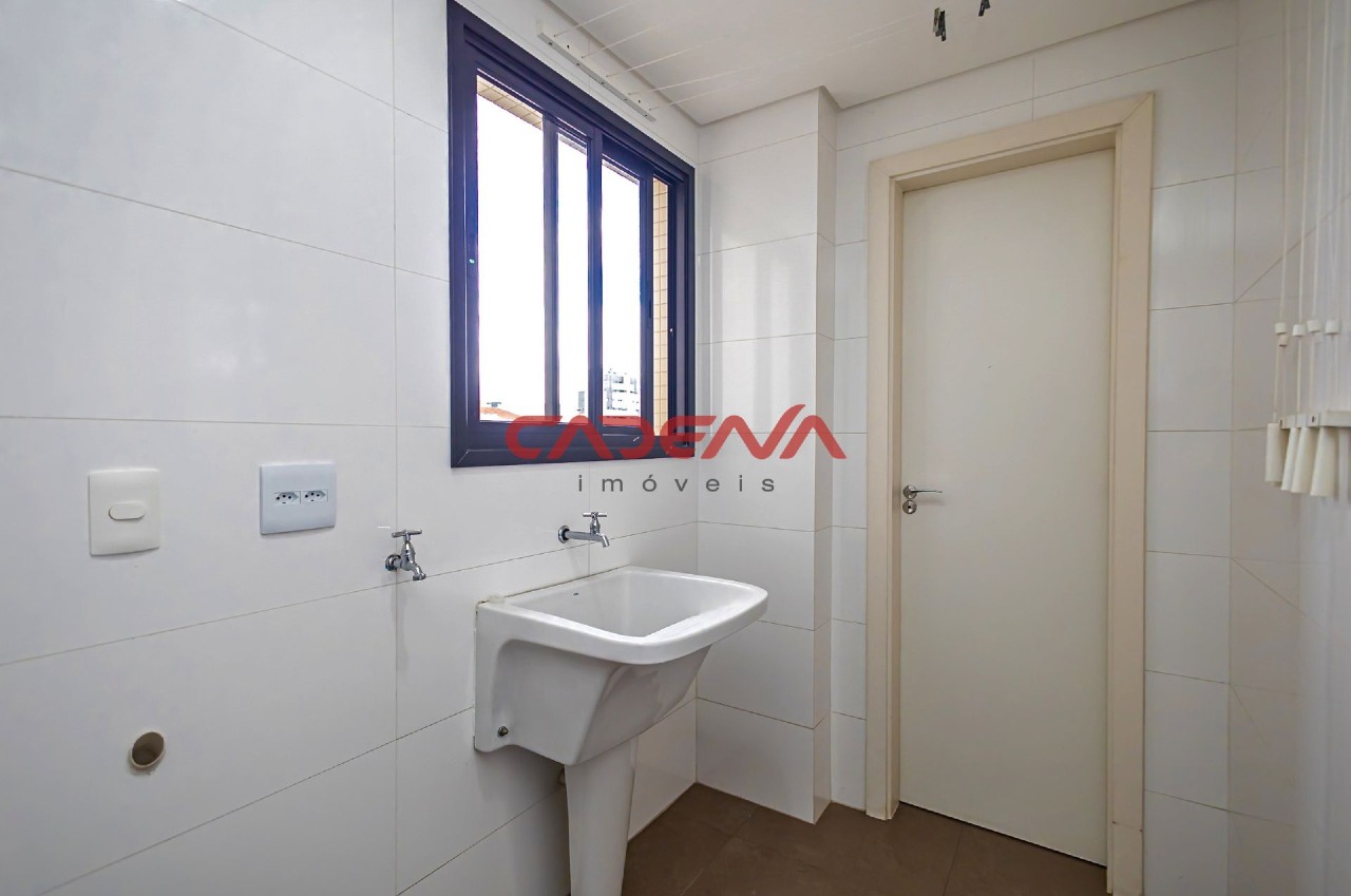 Apartamento à venda no Mercês: 