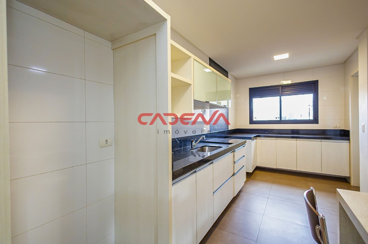 Apartamento à venda no Mercês: 