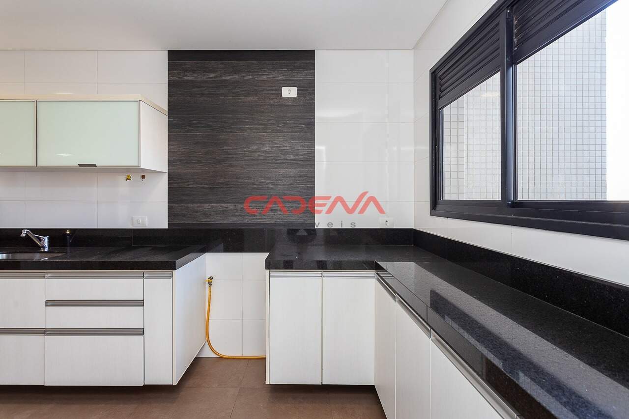 Apartamento à venda no Mercês: 