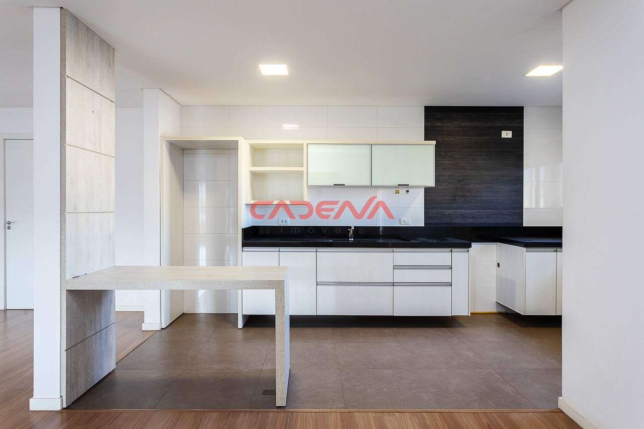 Apartamento à venda no Mercês: 