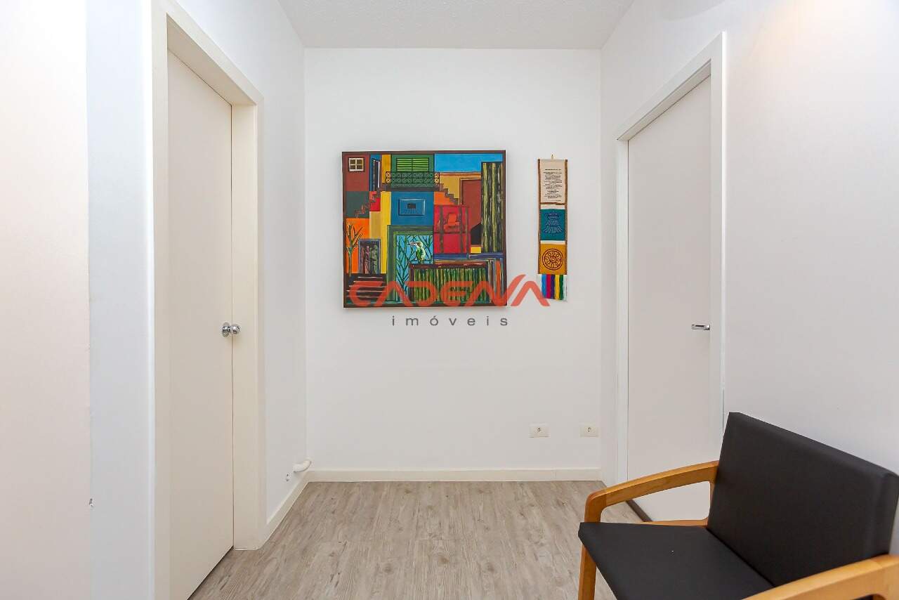 Sala à venda no Batel: 