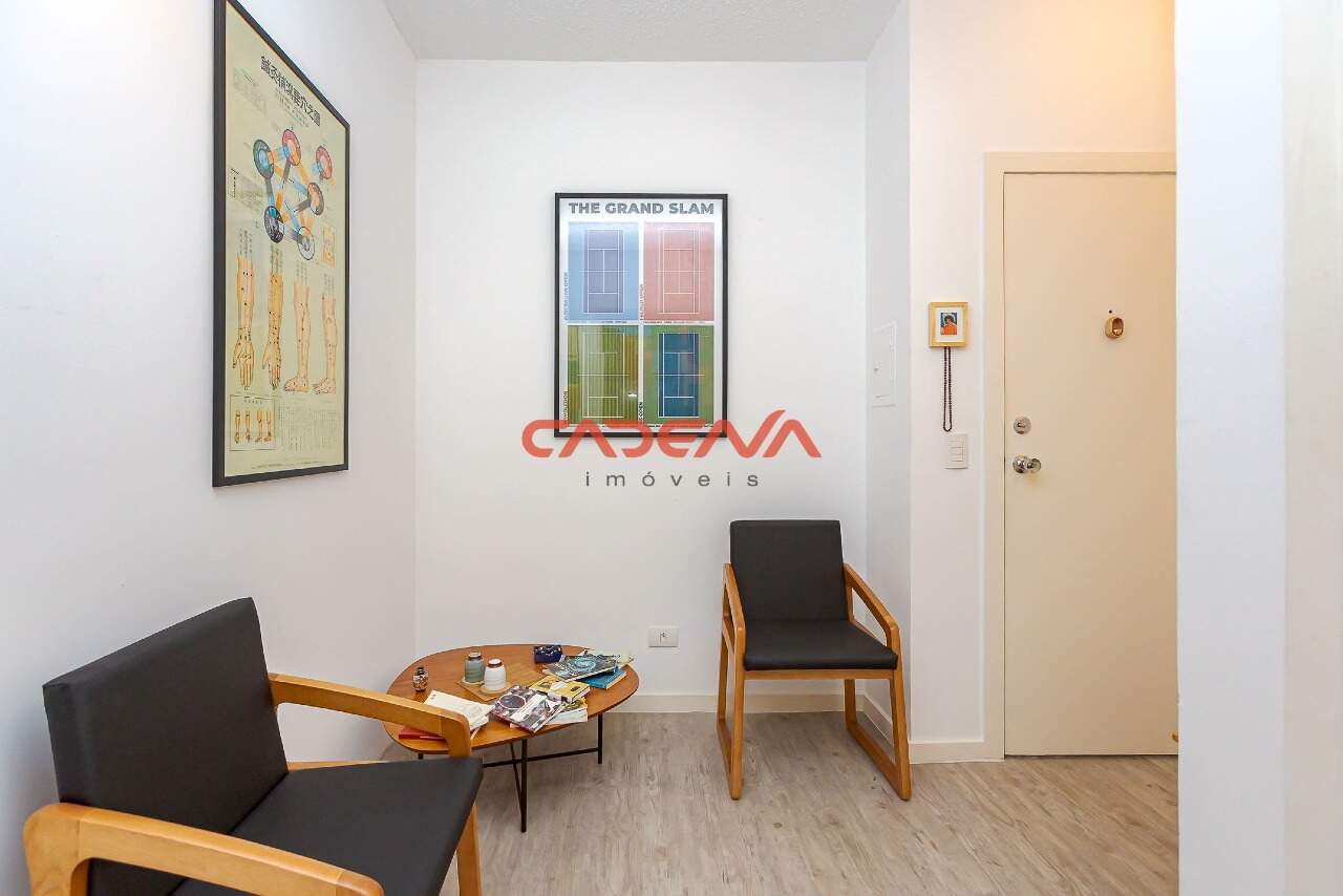 Sala à venda no Batel: 