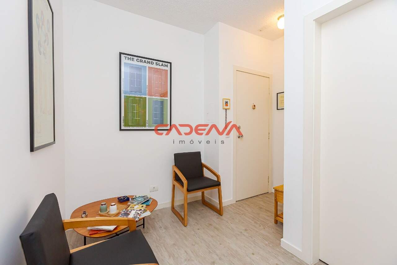 Sala à venda no Batel: 