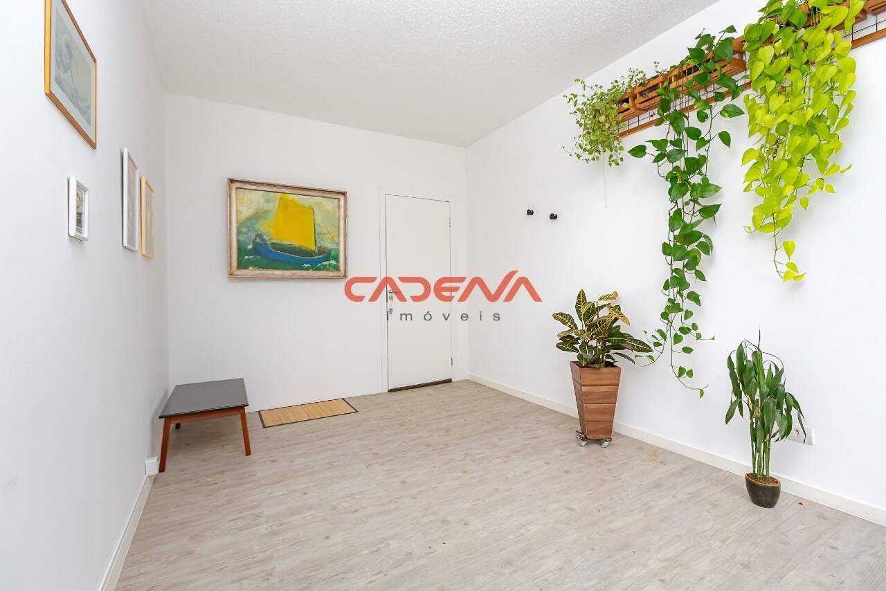 Sala à venda no Batel: 