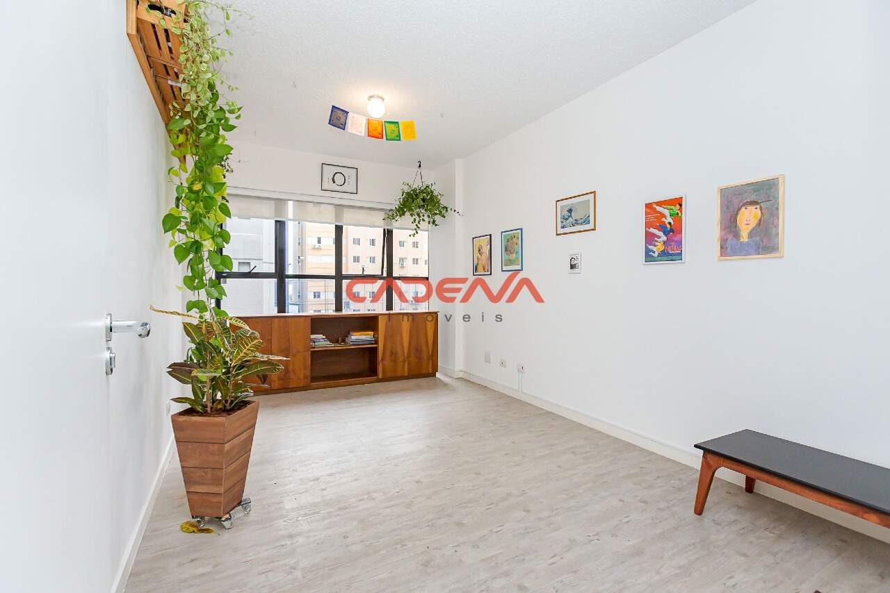 Sala à venda no Batel: 