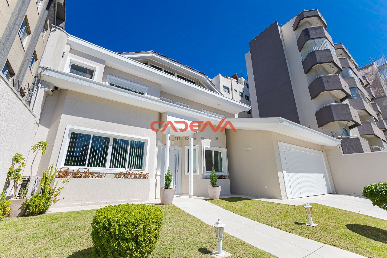 Casa à venda no Ahu: 