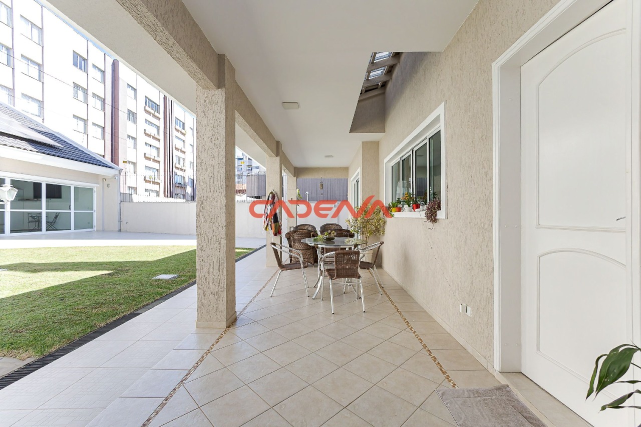 Casa à venda no Ahu: 