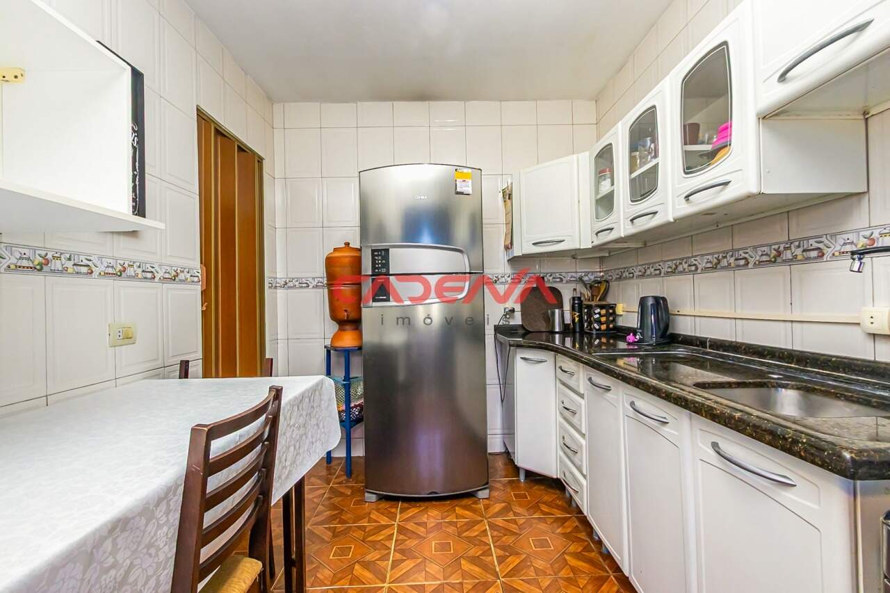 Sobrado à venda no Xaxim: 