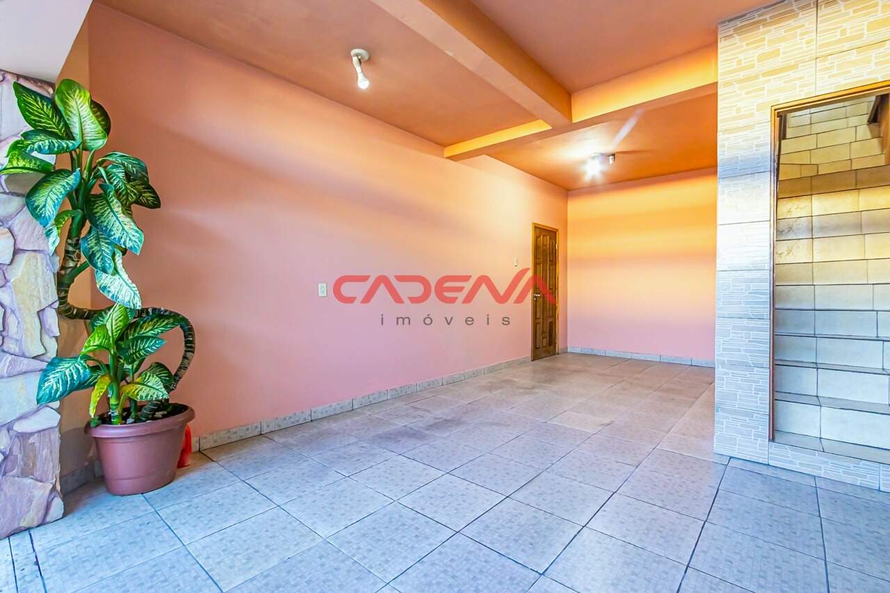 Sobrado à venda no Xaxim: 