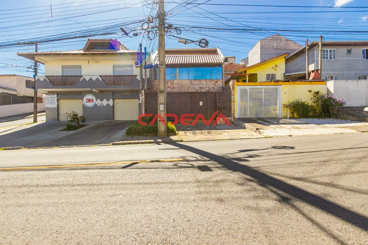 Sobrado à venda no Xaxim: 