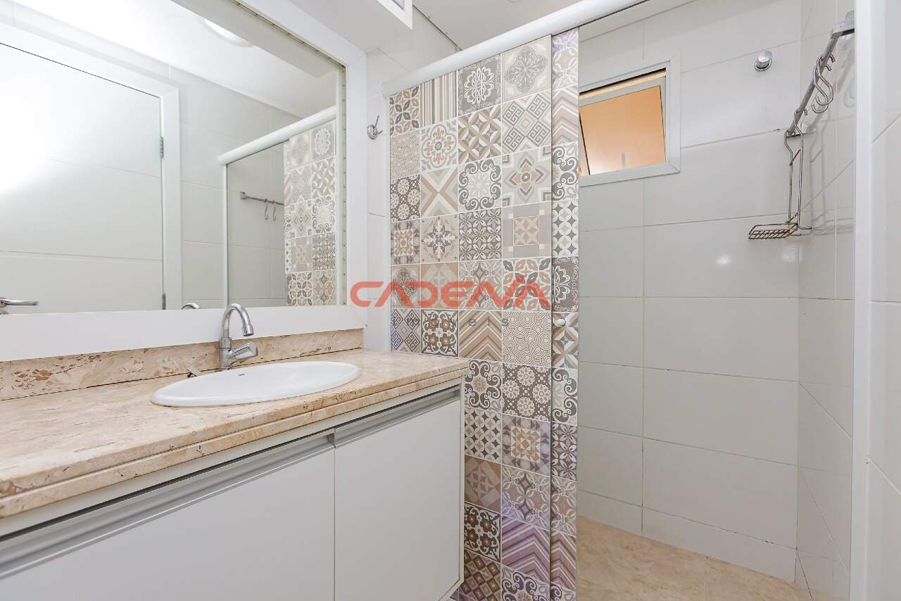 Apartamento para aluguel no Cabral: 