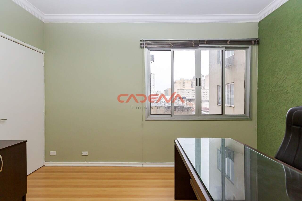 Sala à venda no Centro: 