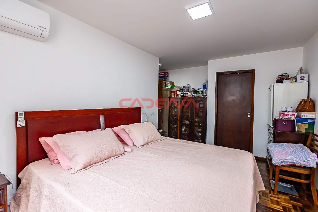 Casa à venda no Portão: 