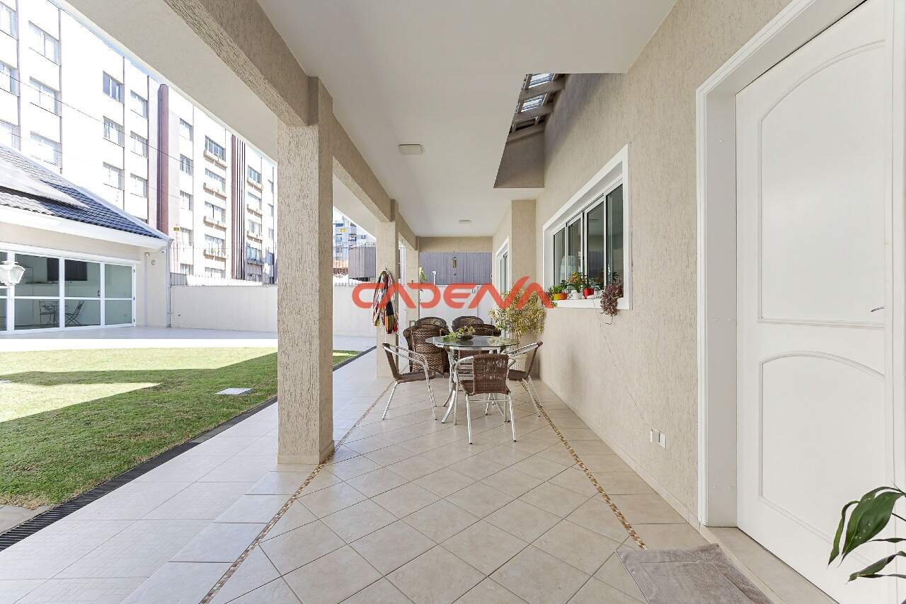 Casa à venda no Ahu: 