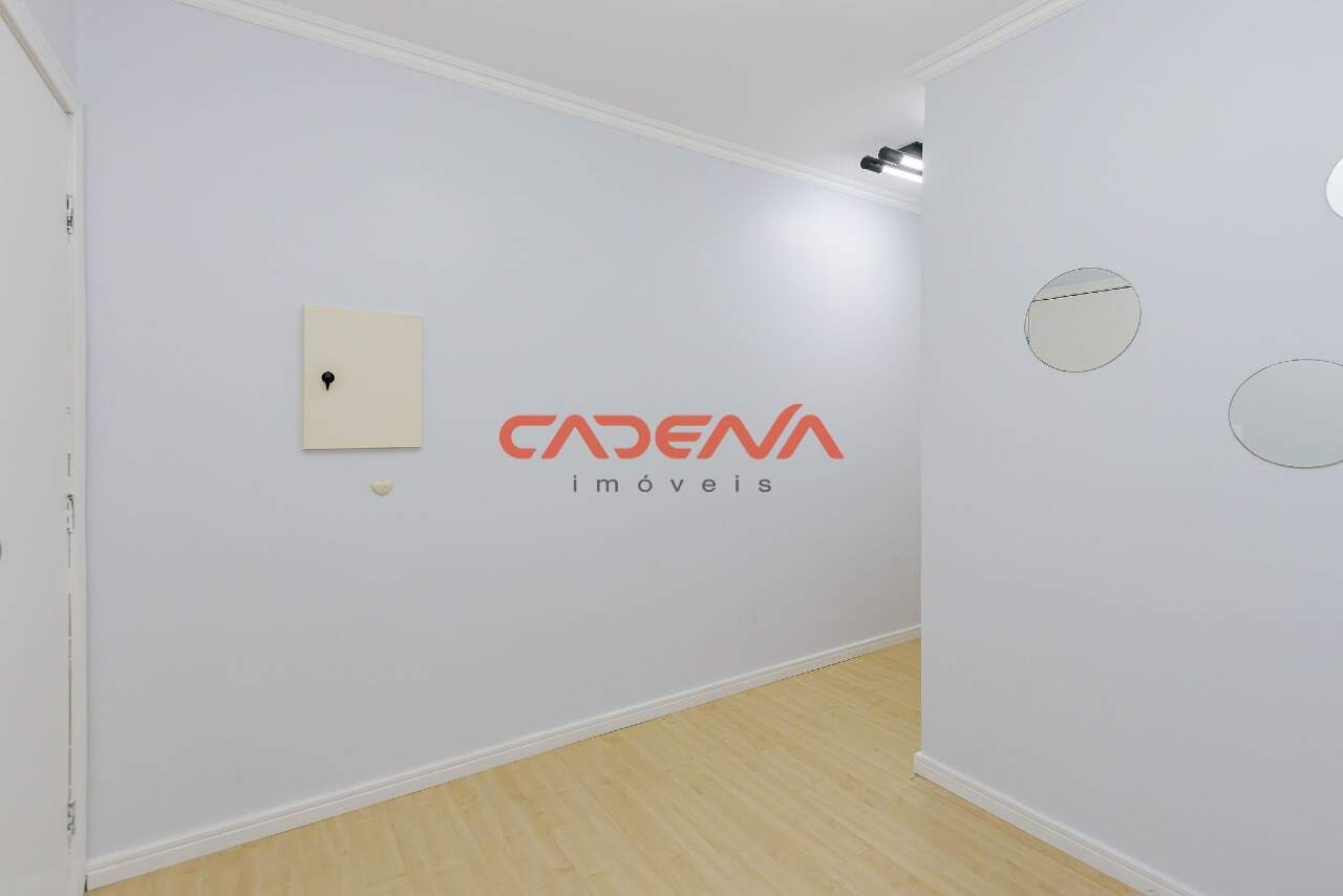 Sala à venda no Batel: 