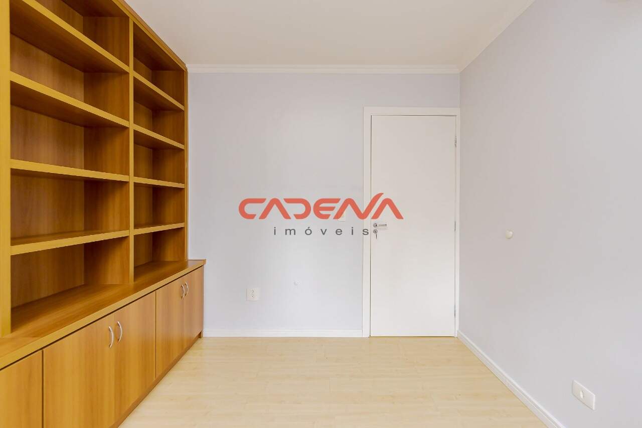 Sala à venda no Batel: 