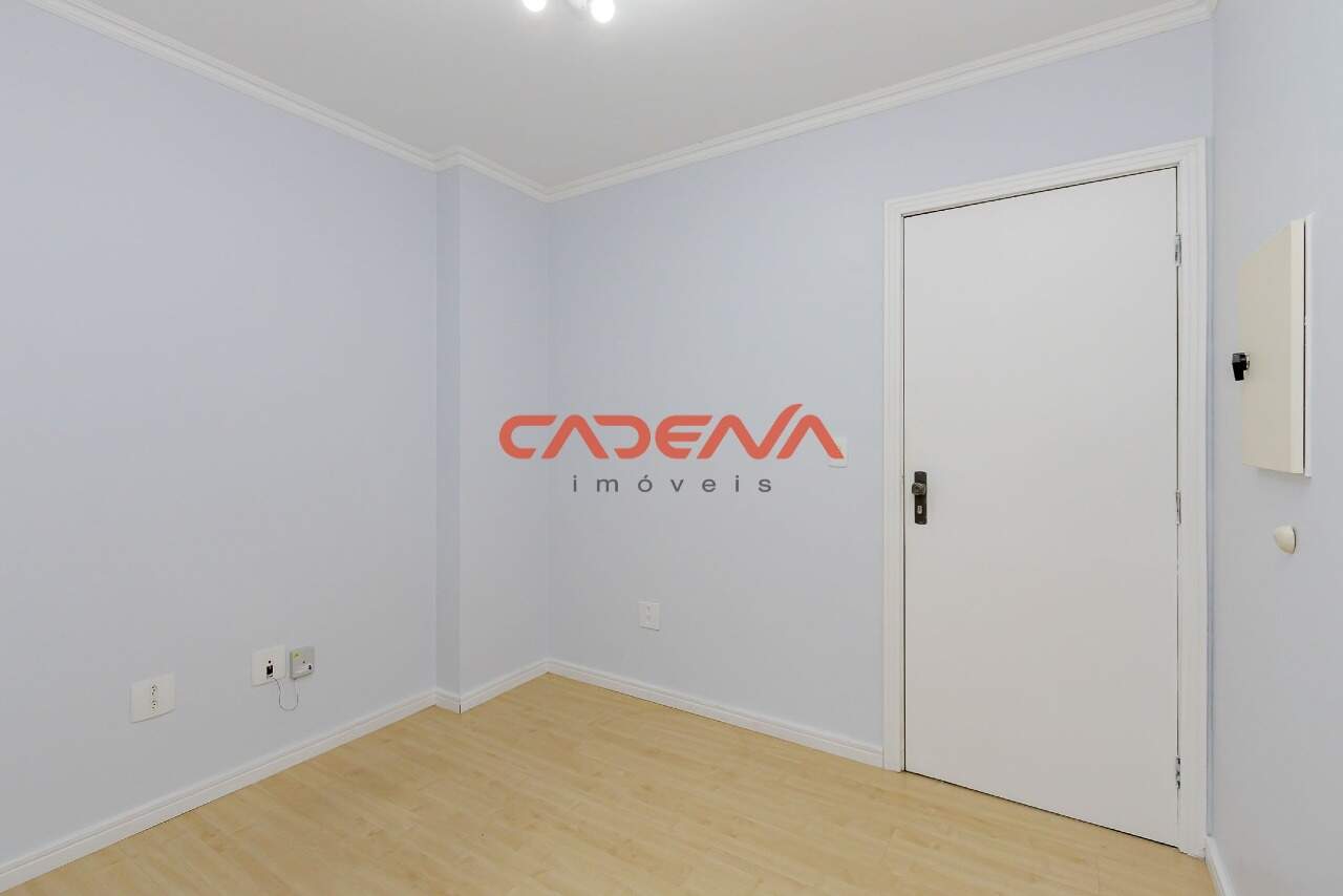 Sala à venda no Batel: 