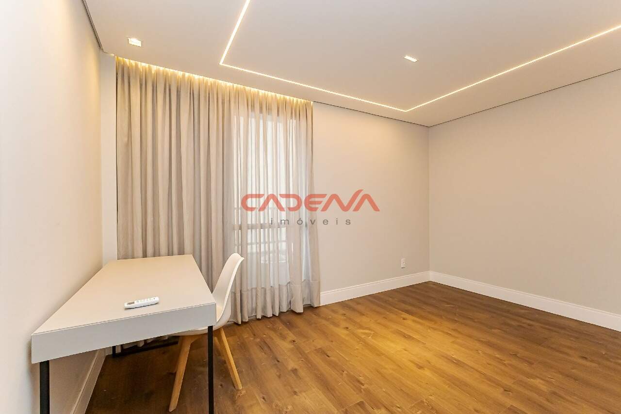 Apartamento para aluguel no Batel: 