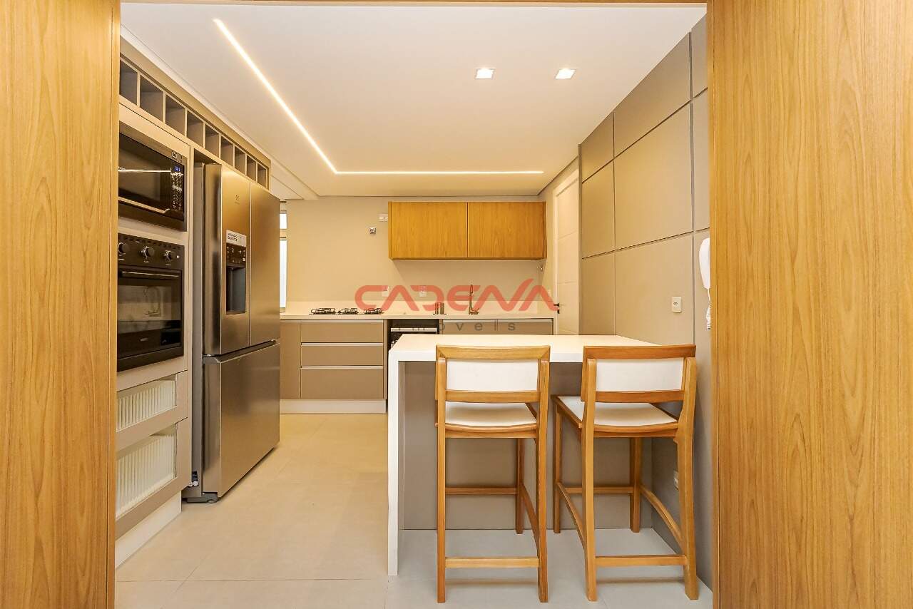 Apartamento para aluguel no Batel: 