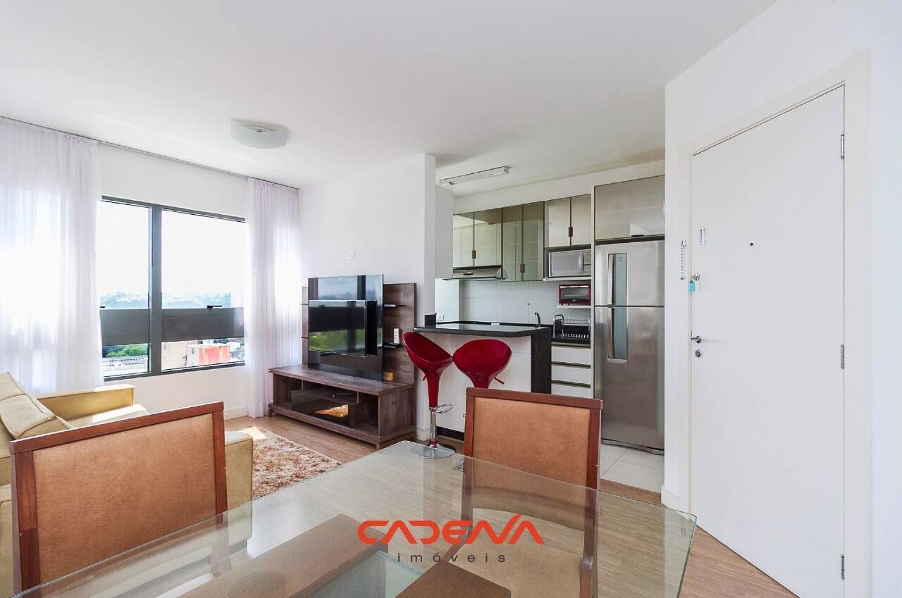Apartamento para aluguel no Juvevê: 
