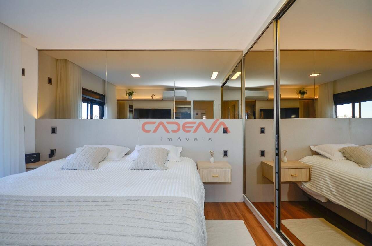 Cobertura à venda no Mercês: 