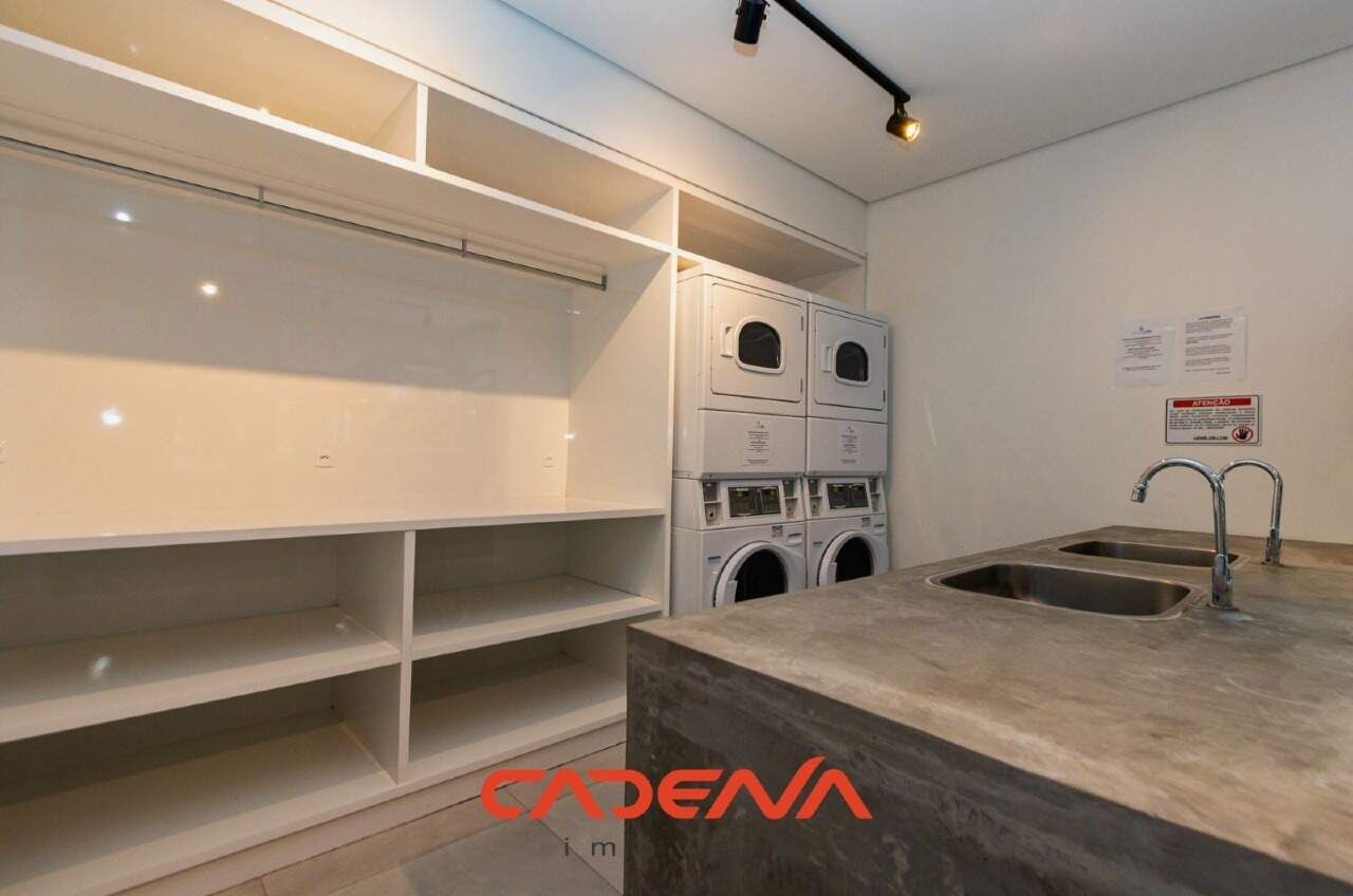 Apartamento à venda no Mercês: 