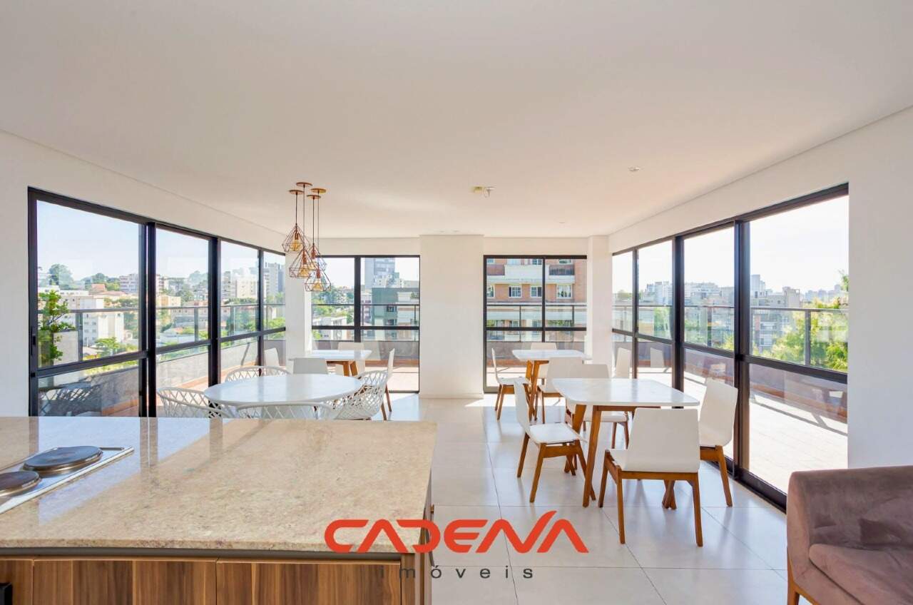 Apartamento à venda no Mercês: 