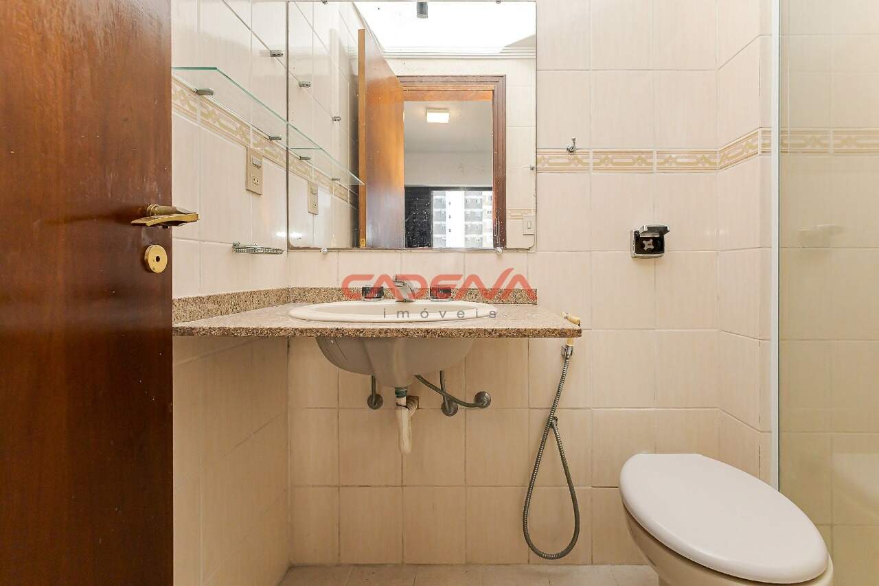 Apartamento à venda no Cabral: 