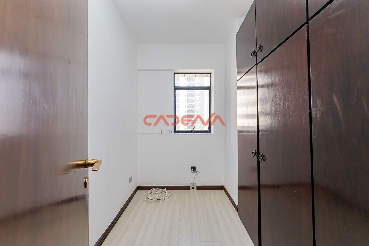 Apartamento à venda no Cabral: 