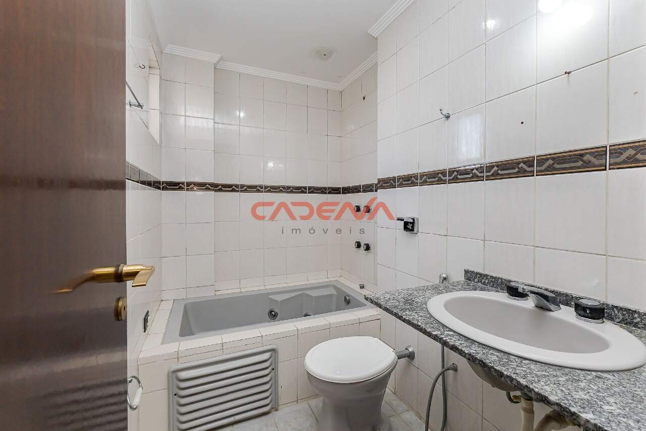 Apartamento à venda no Cabral: 