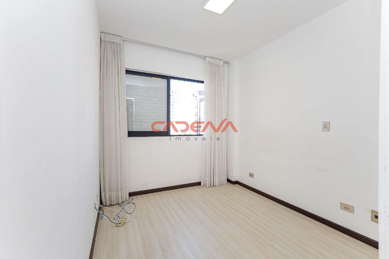 Apartamento à venda no Cabral: 