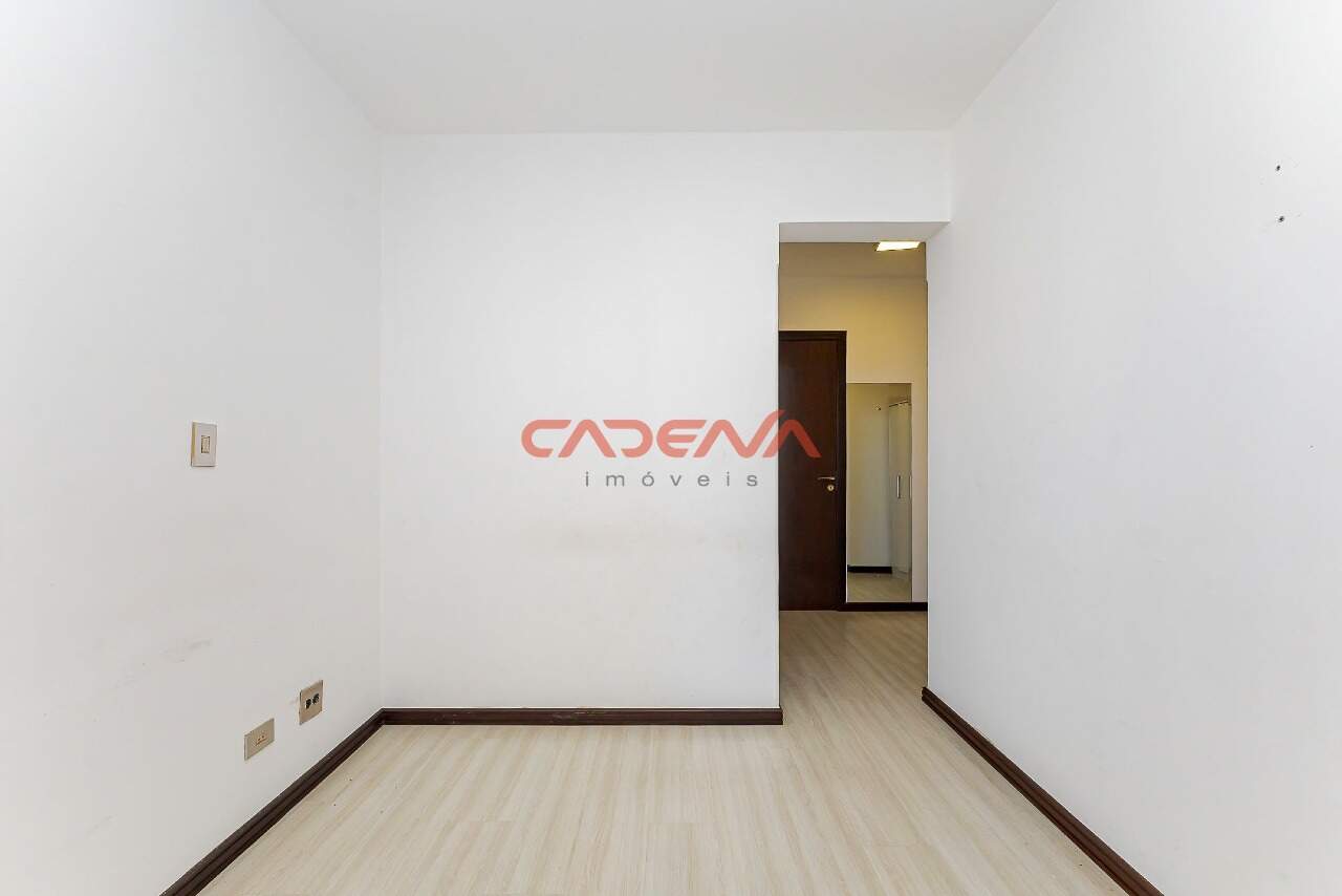 Apartamento à venda no Cabral: 