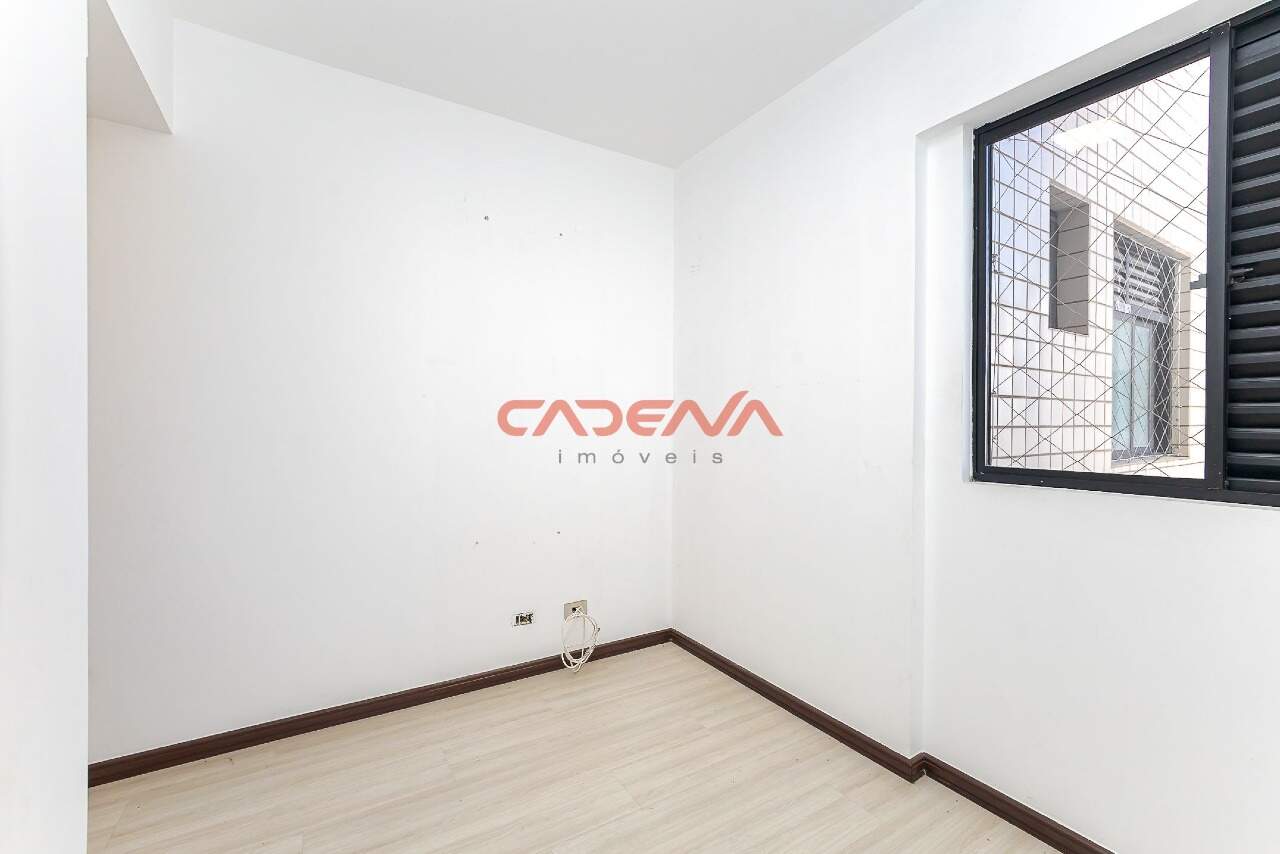 Apartamento à venda no Cabral: 